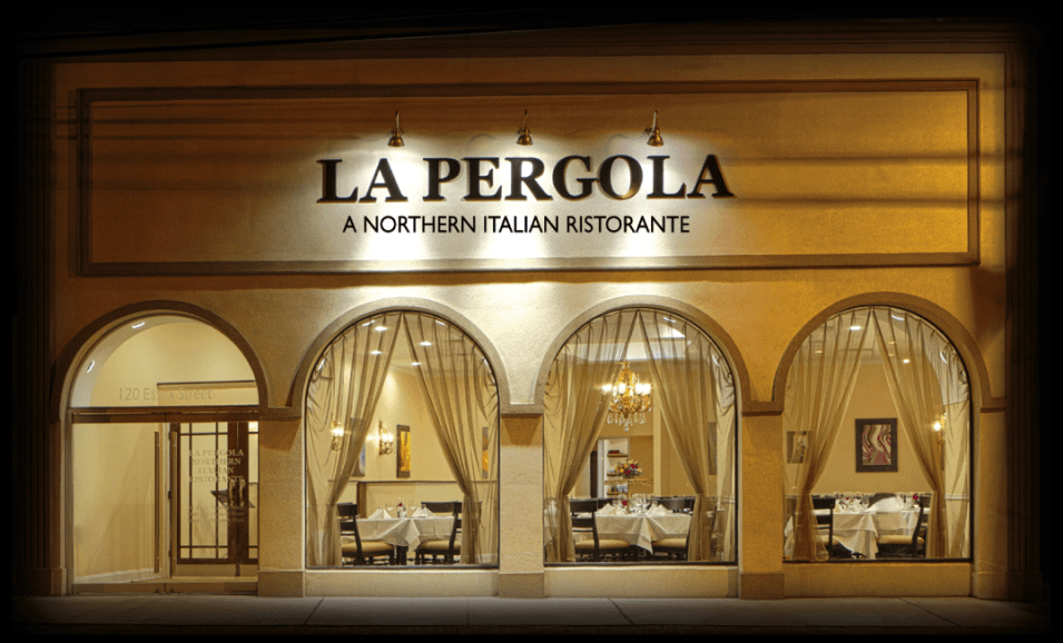 LaPergolaExteriorw955px-min