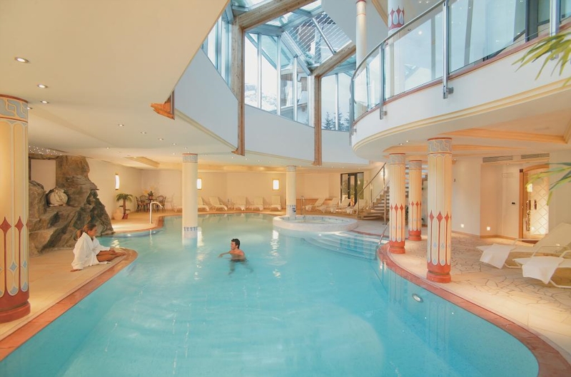 hotel-col-alto-corvara-unser-schwimmbad