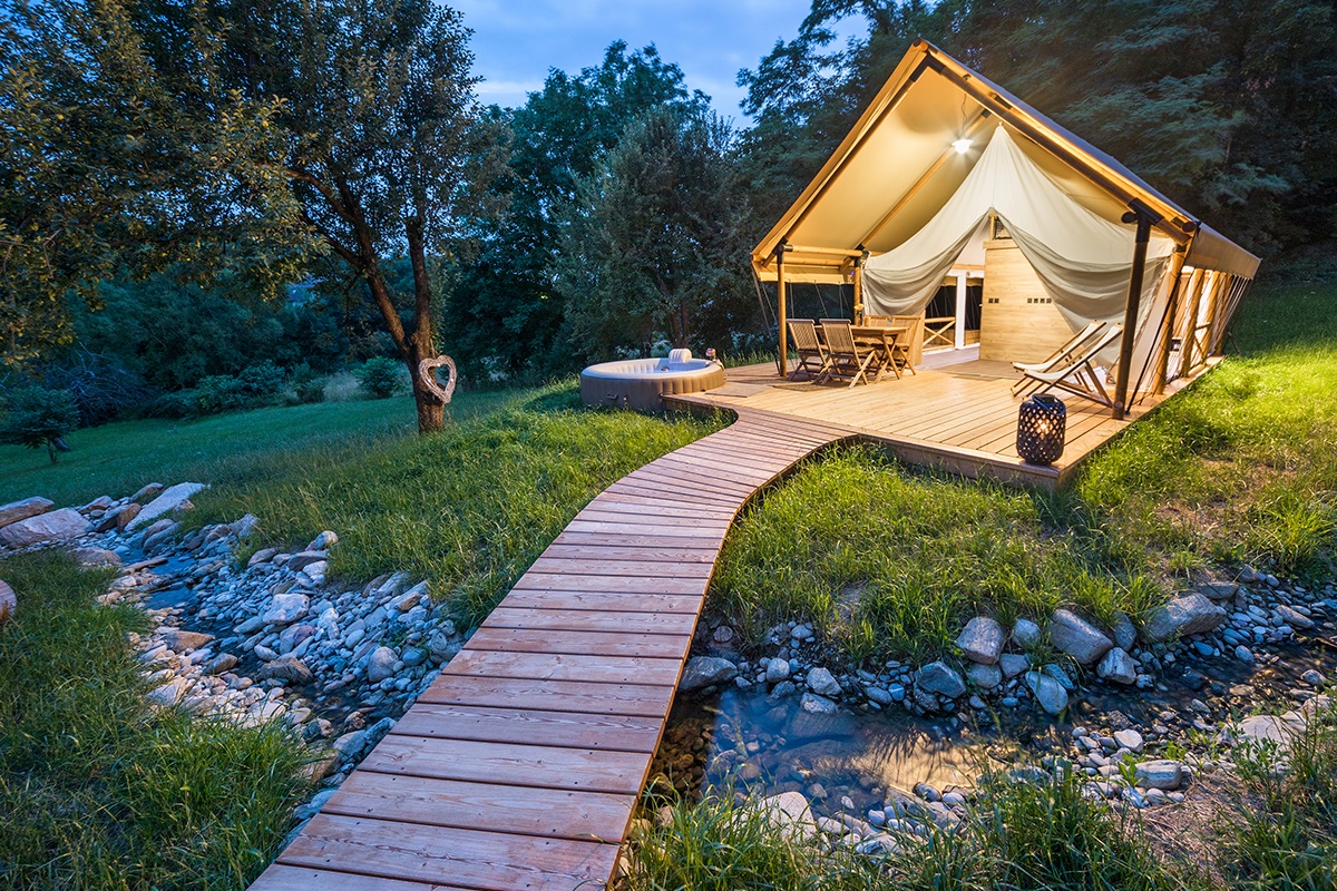 HIRES-Glamping-1-min