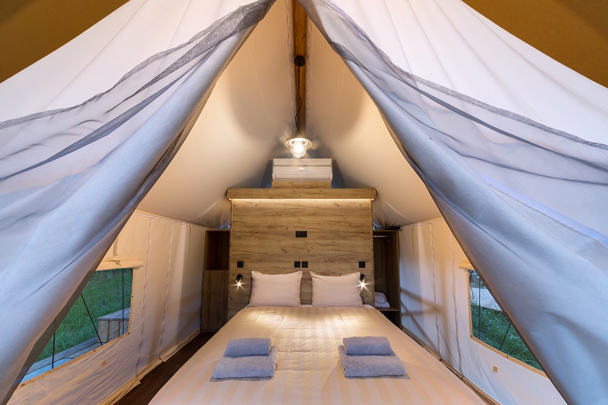 HIRES-Glamping-3-min