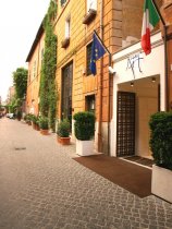 Art by the Spanish Steps (18)