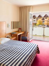 Ramada Hotel & Suites (6)