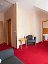 Ramada Hotel & Suites (11)